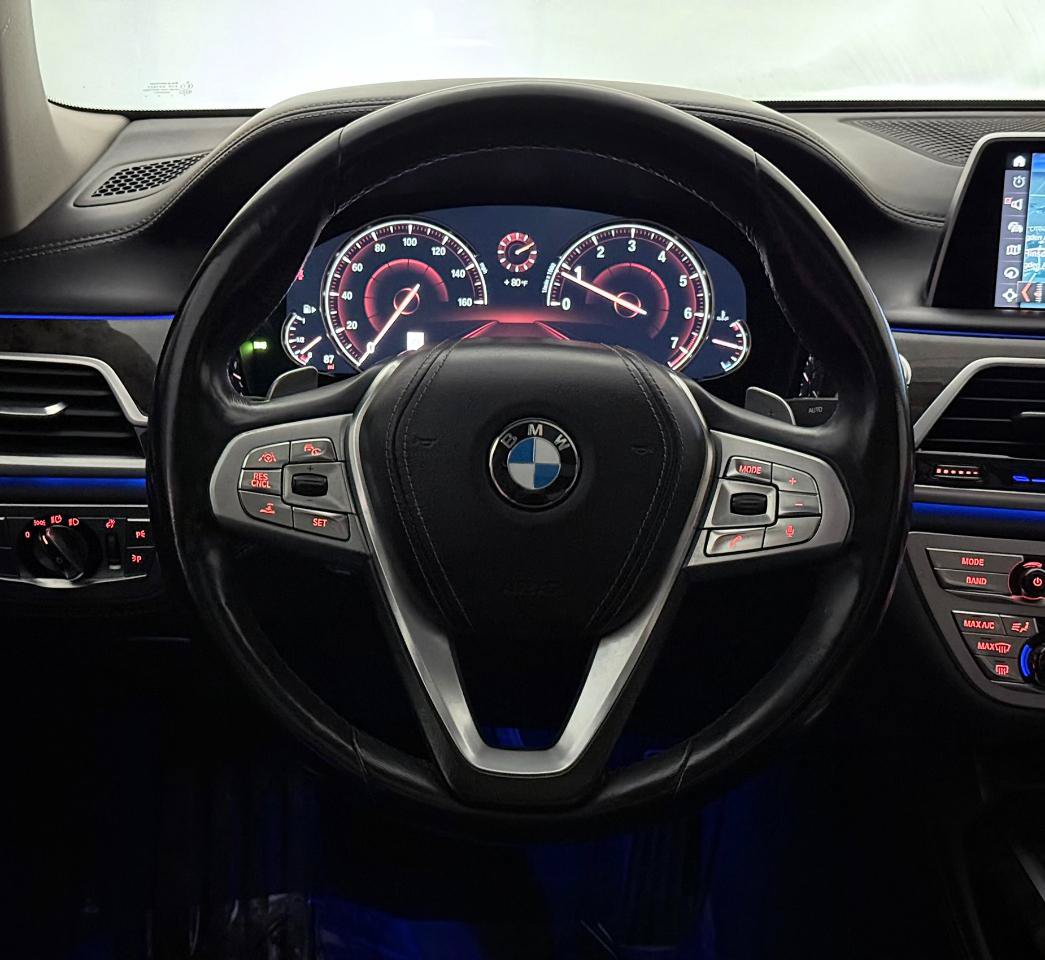 Used 2018 BMW 750i xDrive AWD/4WD image 31