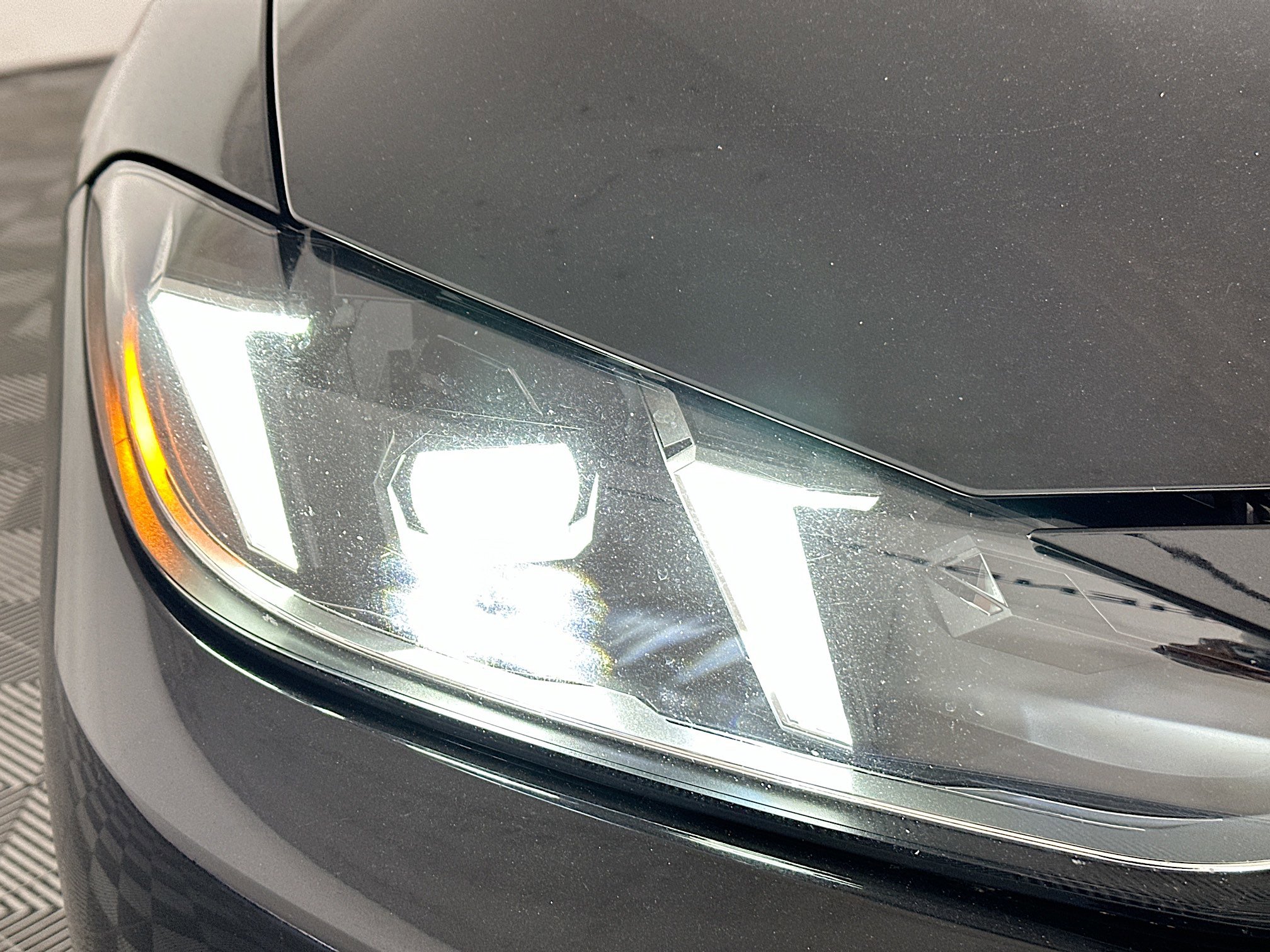 Used 2025 BMW 430i Convertible w/ Premium Package image 9