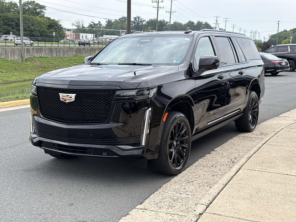 Used 2024 Cadillac Escalade ESV Sport Platinum w/ LPO, ONYX Package AWD/4WD image 21