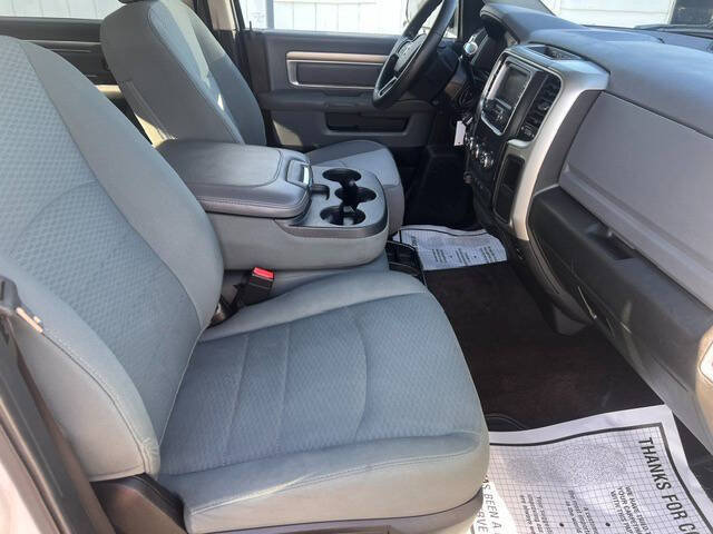 Used 2015 RAM 3500 SLT AWD/4WD image 16