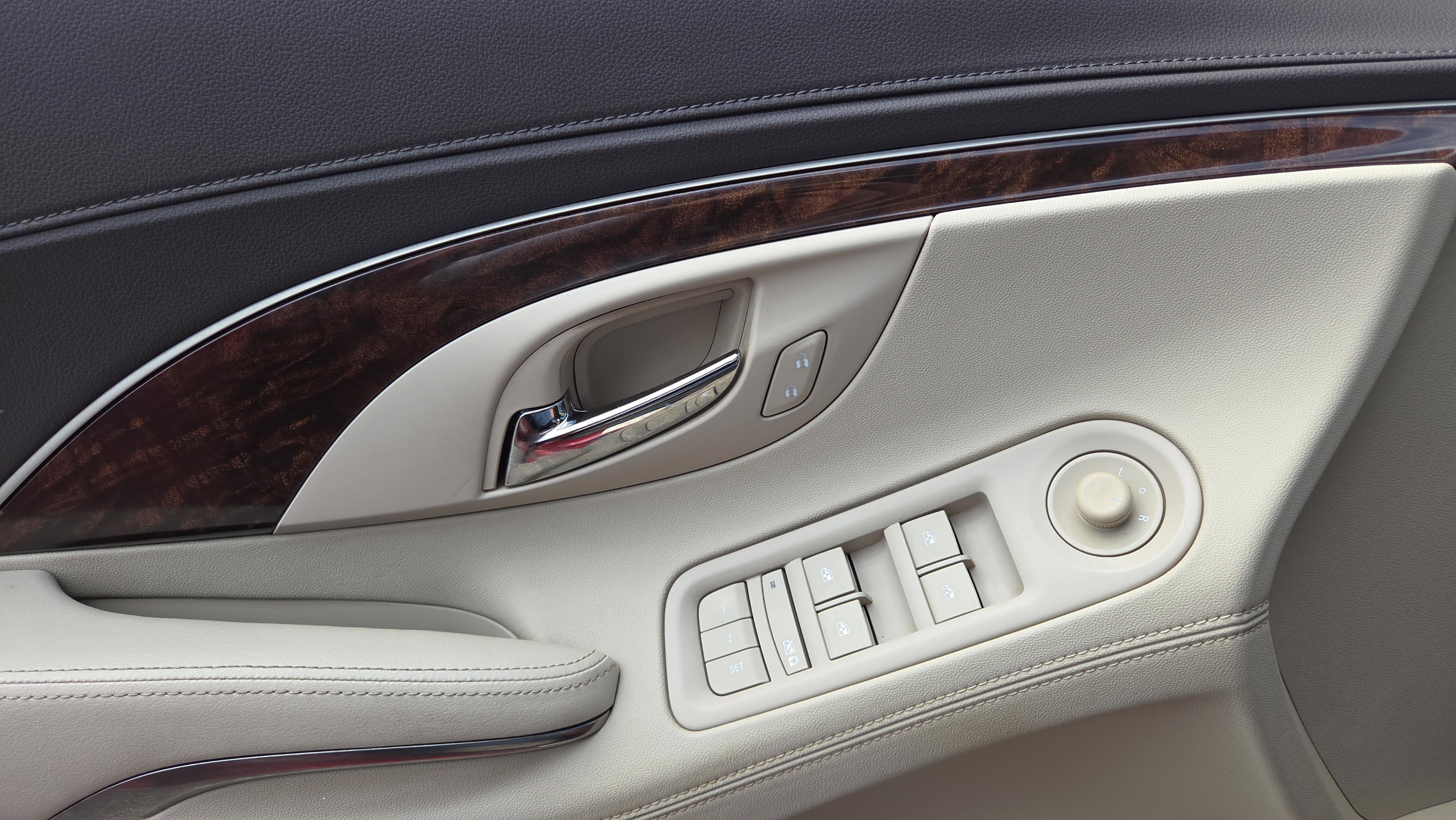 Used 2014 Buick LaCrosse Premium w/ Driver Confidence Package image 38