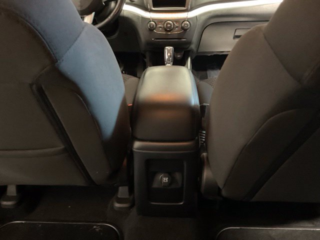 Used 2018 Dodge Journey SE w/ Connectivity Group FWD image 31