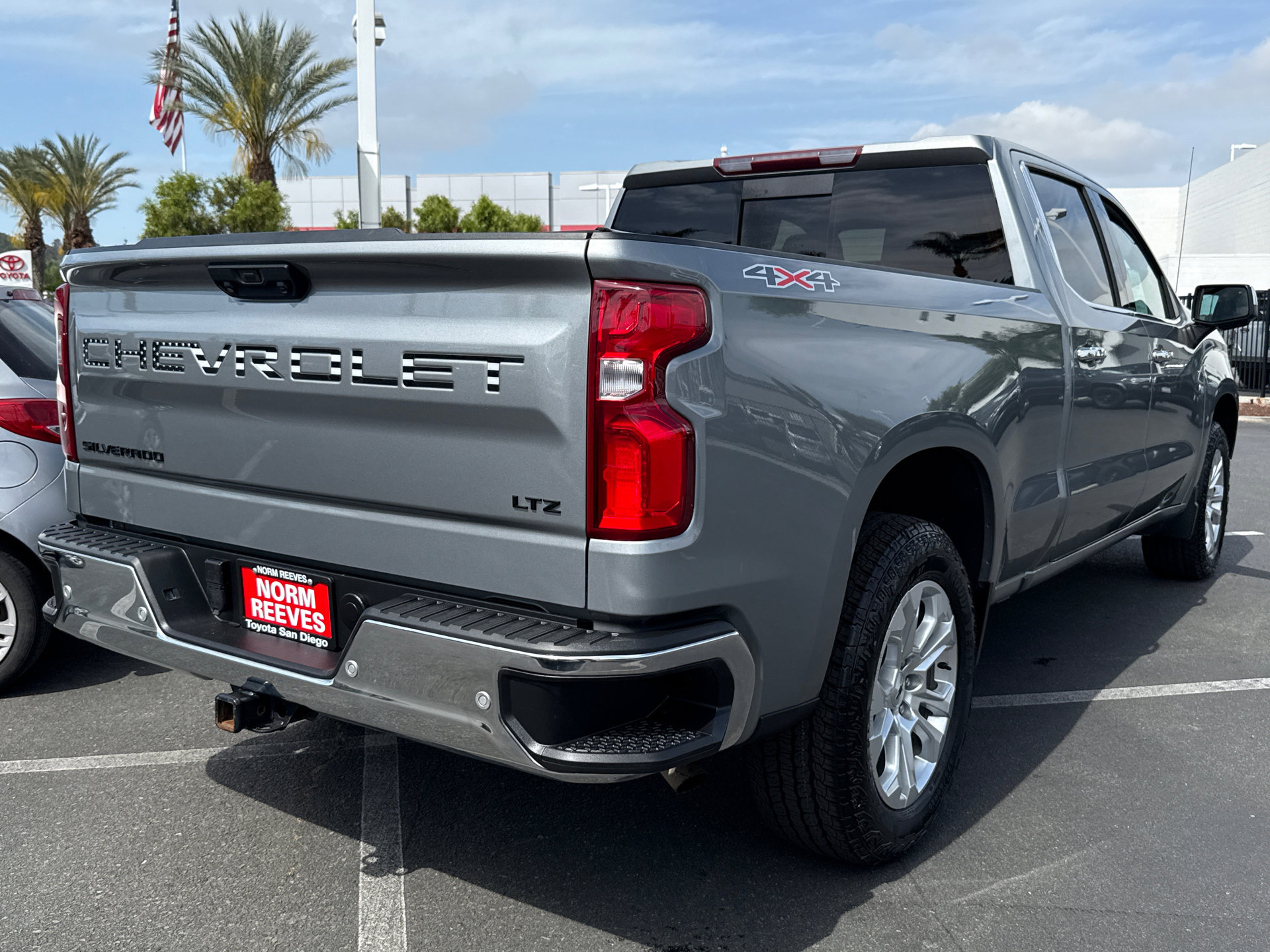 Used 2023 Chevrolet Silverado 1500 LTZ w/ LTZ Convenience Package II AWD/4WD image 9