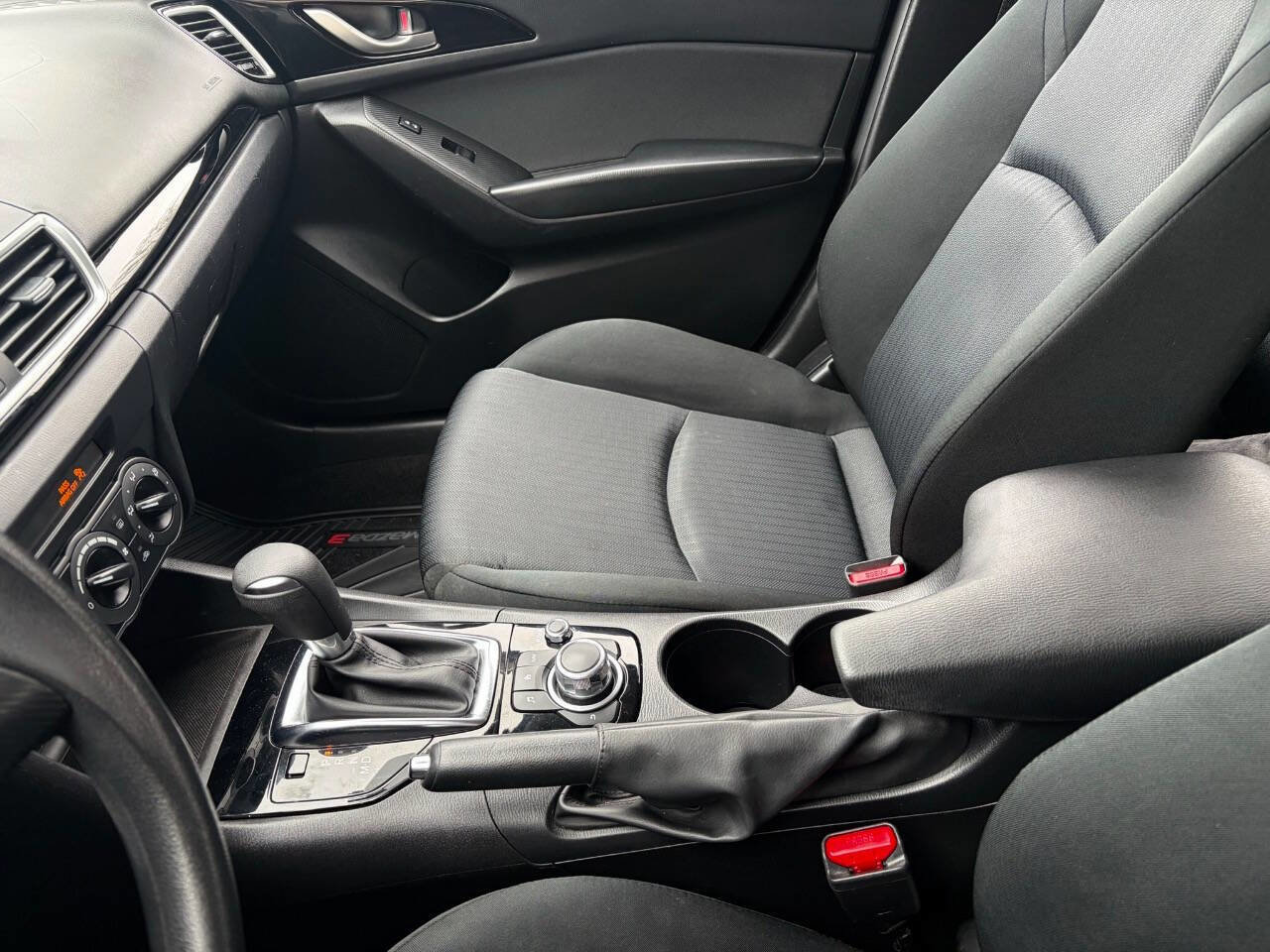 Used 2015 MAZDA MAZDA3 i Sport image 25