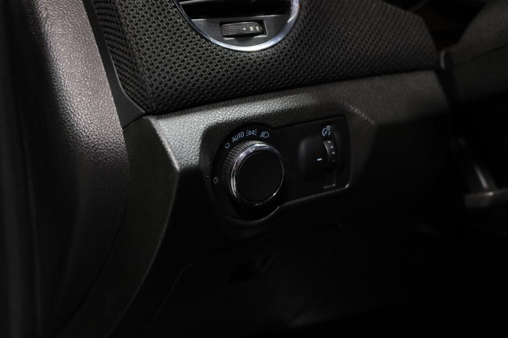 Used 2014 Chevrolet Cruze LT w/ Technology Package FWD image 21