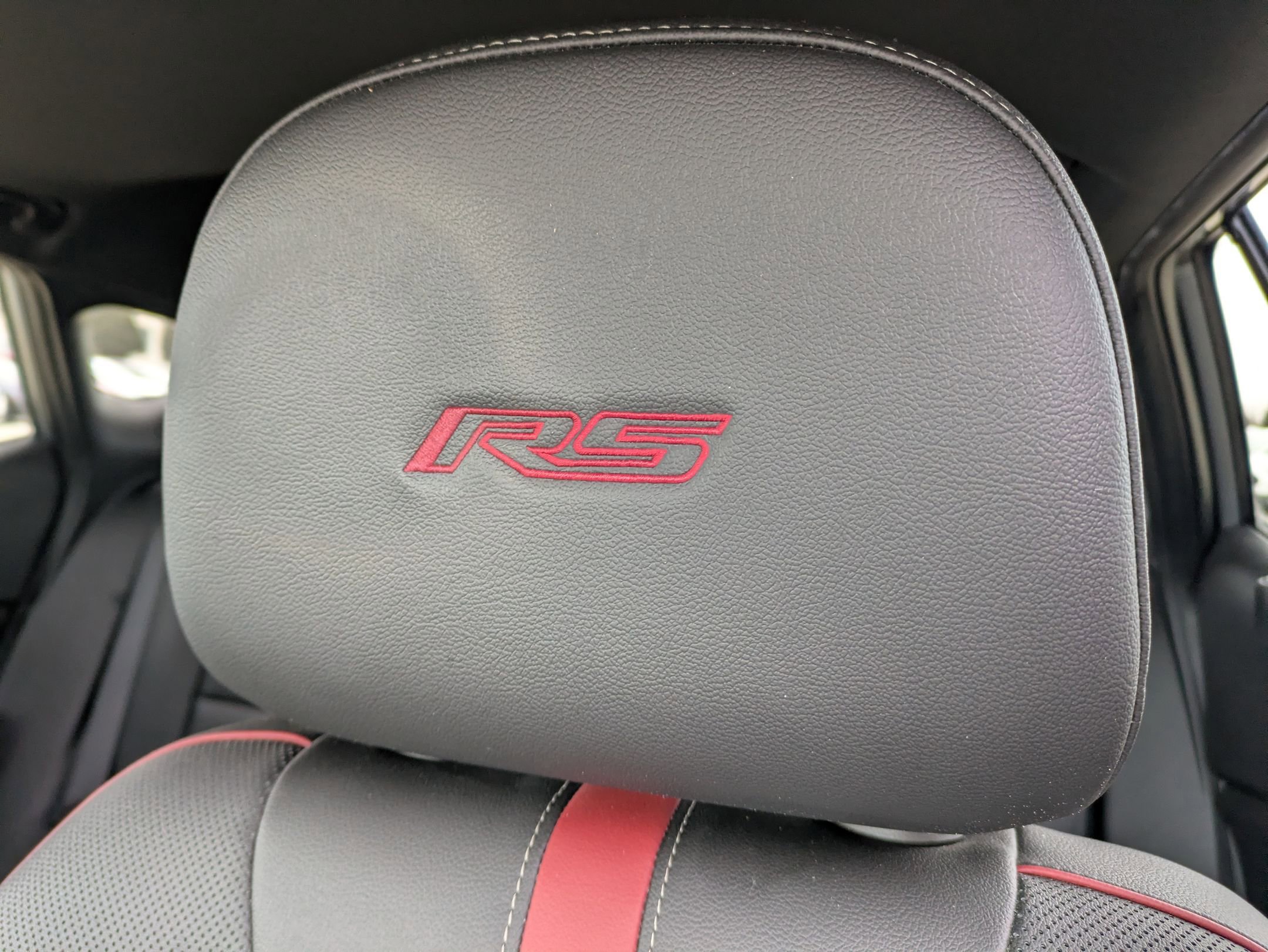 Used 2024 Chevrolet Trax RS w/ Sunroof Package image 14