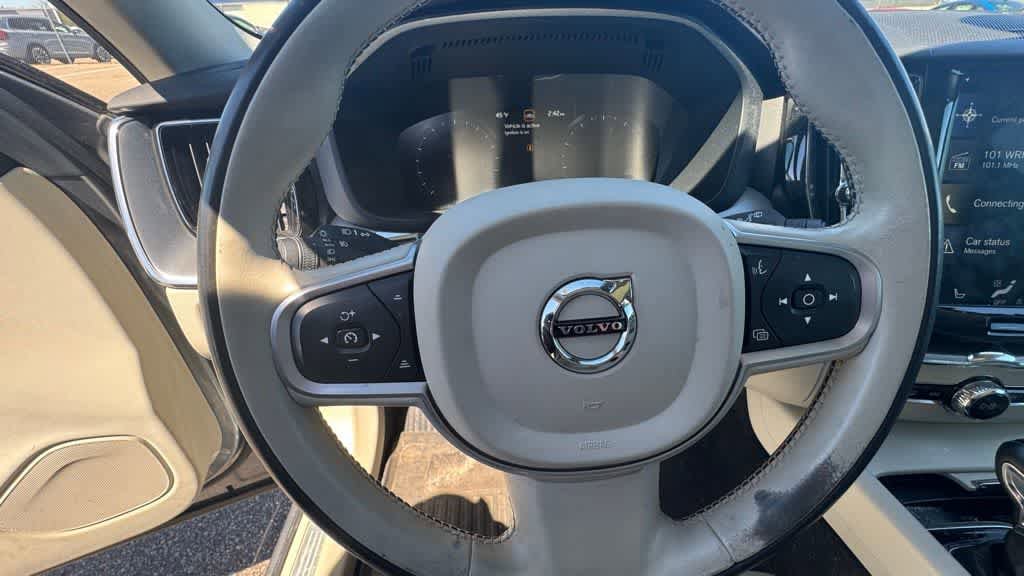 Used 2019 Volvo XC60 T6 Momentum w/ Multimedia Package image 21
