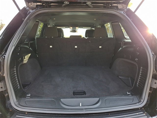 Used 2020 Jeep Grand Cherokee Laredo image 28