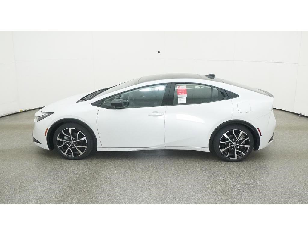 New 2026 Toyota Prius Plug-In Hybrid image 3