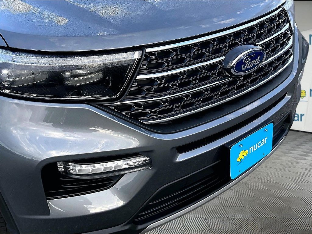 Used 2023 Ford Explorer XLT w/ Equipment Group 202A AWD/4WD image 33