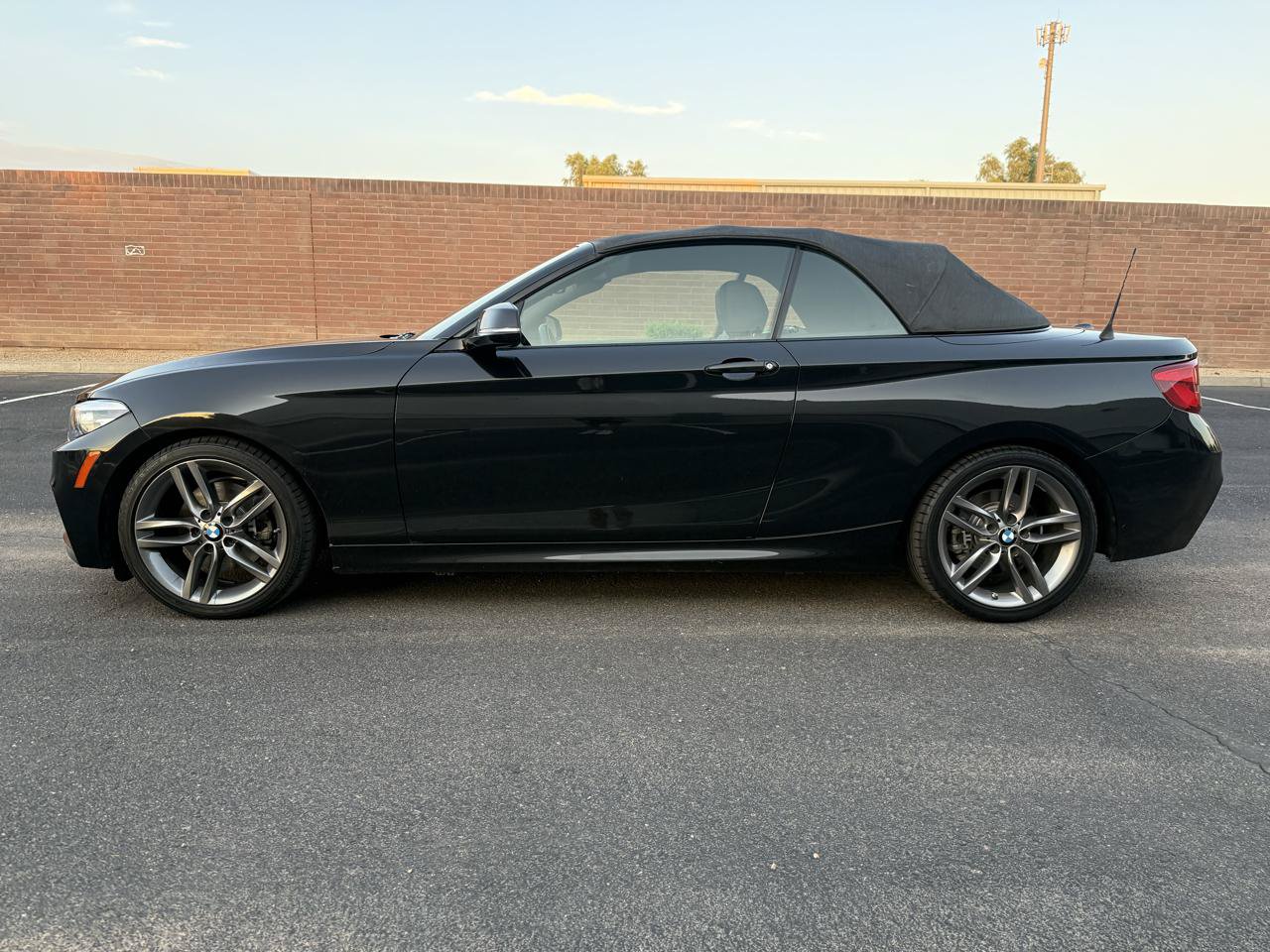 Used 2019 BMW 230i Convertible w/ M Sport Package RWD image 27