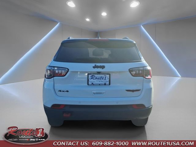 Used 2024 Jeep Compass Trailhawk image 7