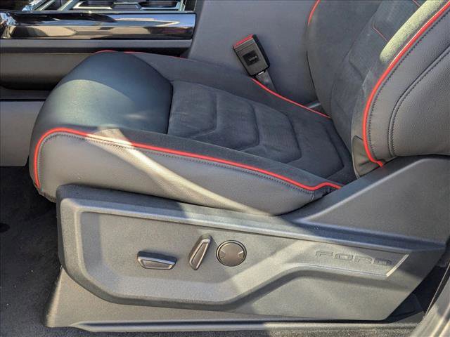 New 2026 Ford F250 Lariat w/ Black Appearance Package image 4