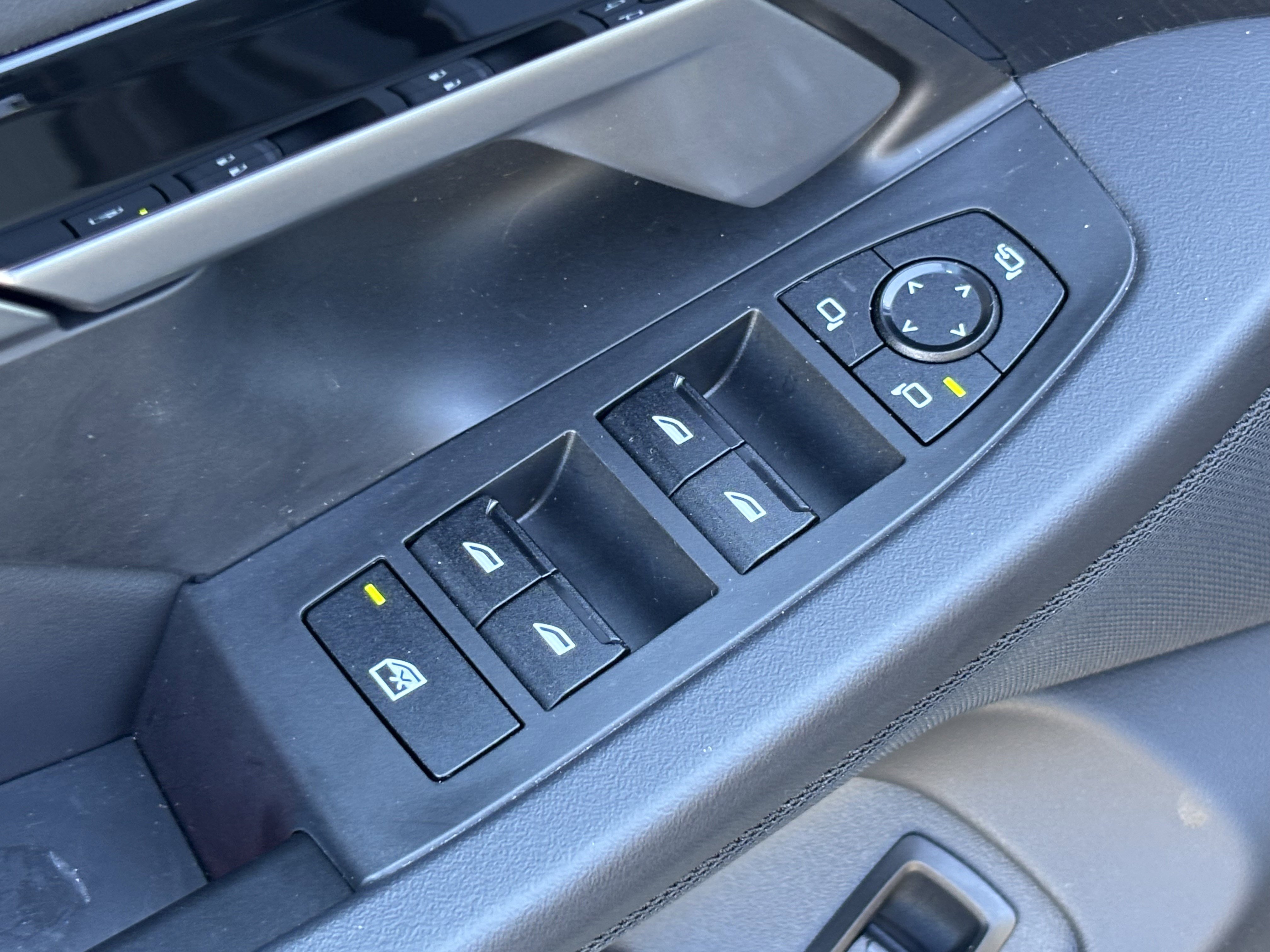 Used 2025 BMW 530i xDrive w/ Premium Package AWD/4WD image 15