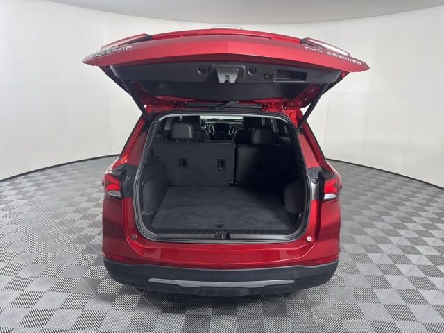 Used 2023 Chevrolet Equinox Premier image 13