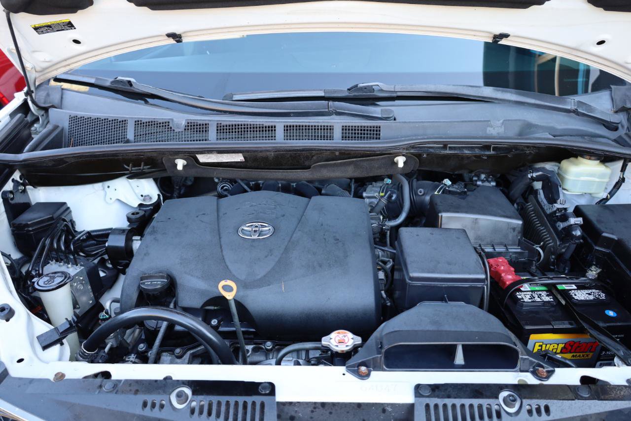 Used 2018 Toyota Sienna SE w/ SE Preferred Package FWD image 16