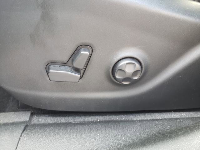 Used 2019 Jeep Cherokee Limited image 21