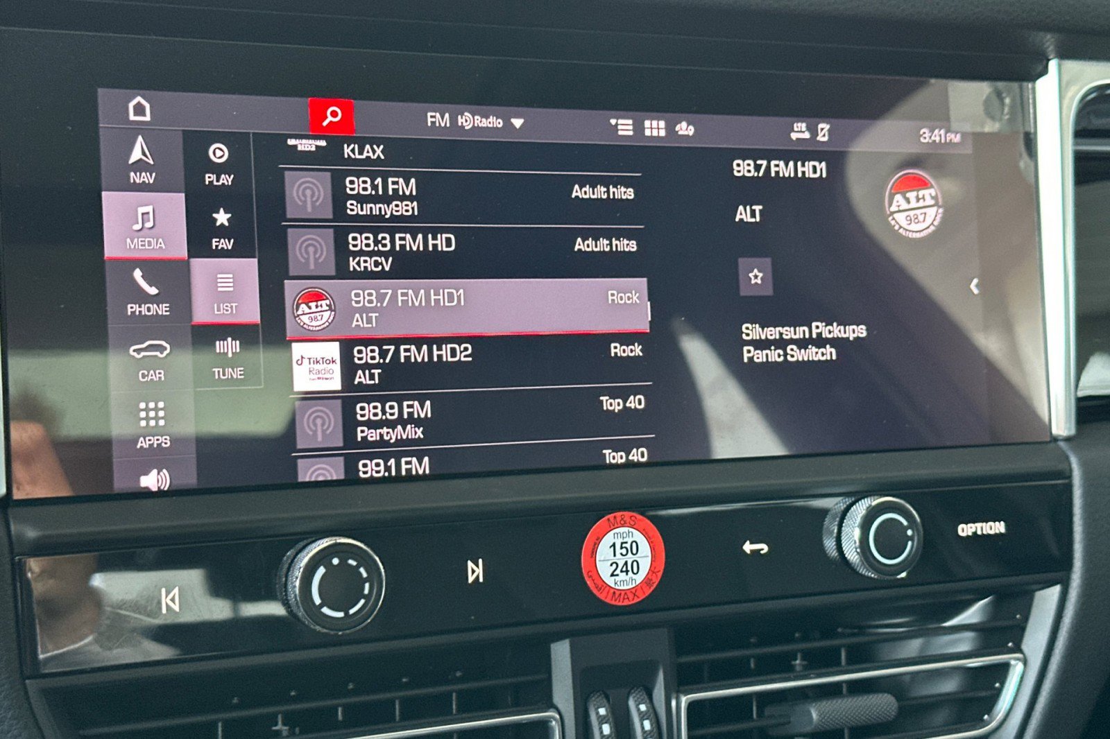 Certified 2026 Porsche Macan AWD/4WD image 18