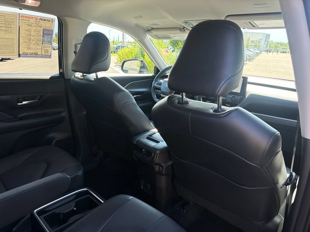 Used 2025 Toyota Grand Highlander AWD image 14