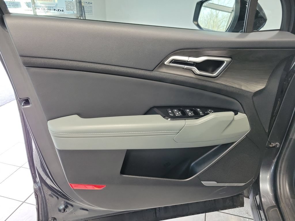 Used 2023 Kia Sportage X-Line w/ X-Line Premium Package AWD/4WD image 35