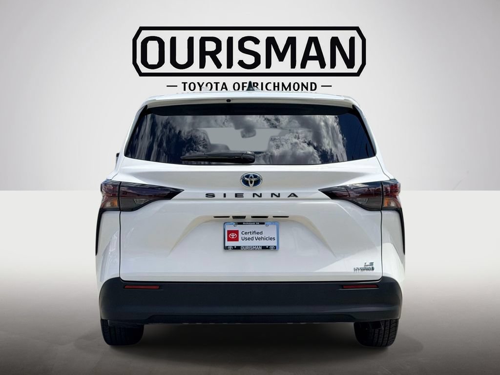 Certified 2024 Toyota Sienna LE FWD image 21