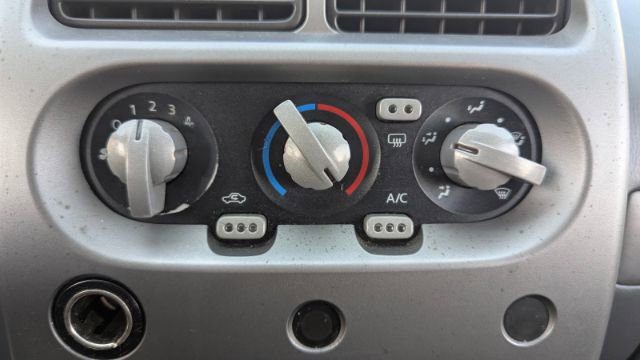 Used 2004 Nissan Xterra SE w/ (Pro) Protection Pkg image 35