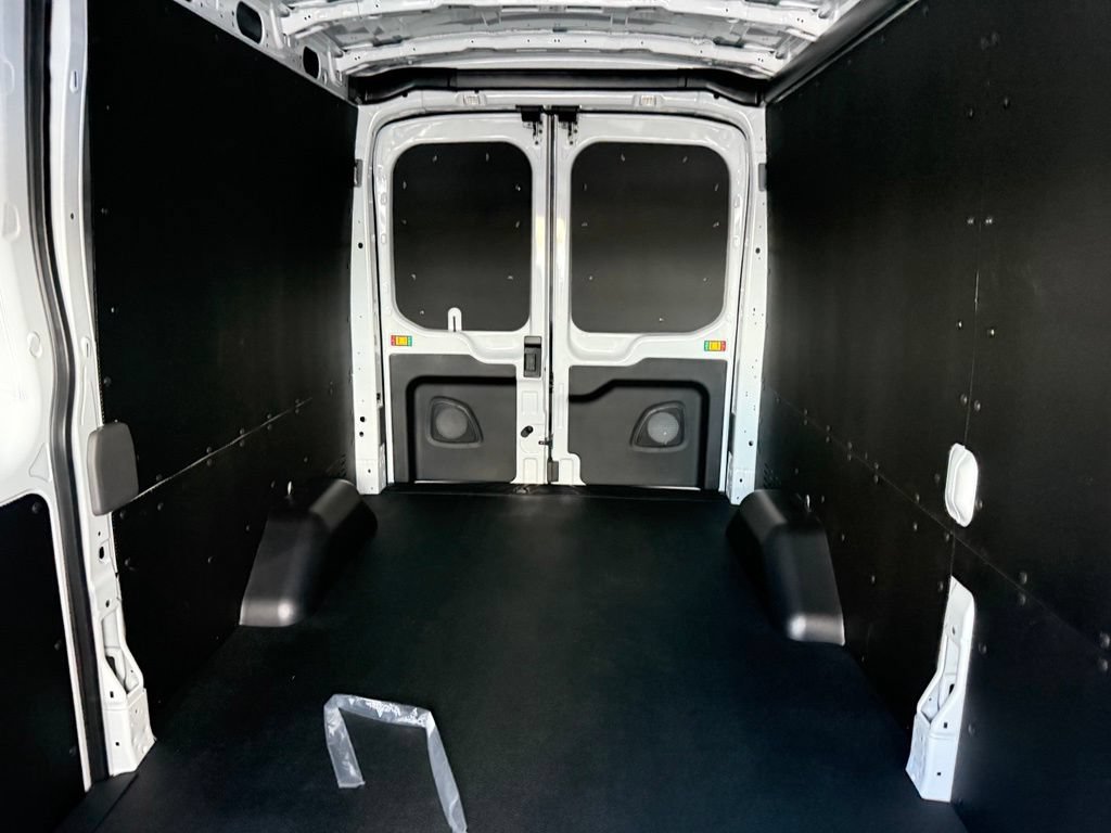New 2026 Ford Transit 250 148 Medium Roof Extended AWD w/ Load Area Protection Package image 27