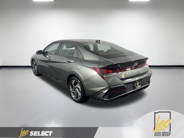 Used 2025 Hyundai Elantra Sport FWD image 7