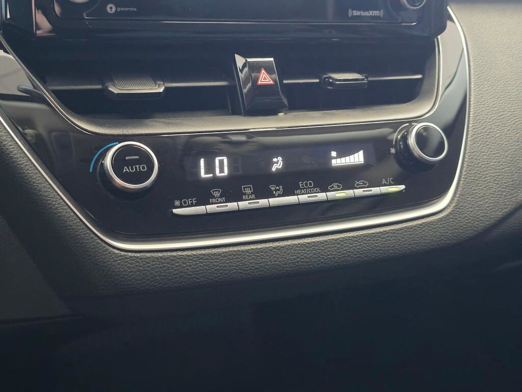 Used 2022 Toyota Corolla LE FWD image 31