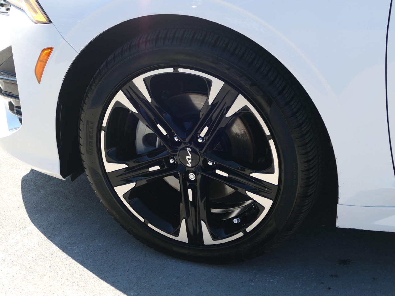 Used 2024 Kia K5 GT-Line w/ GT-Line Premium Package FWD image 9