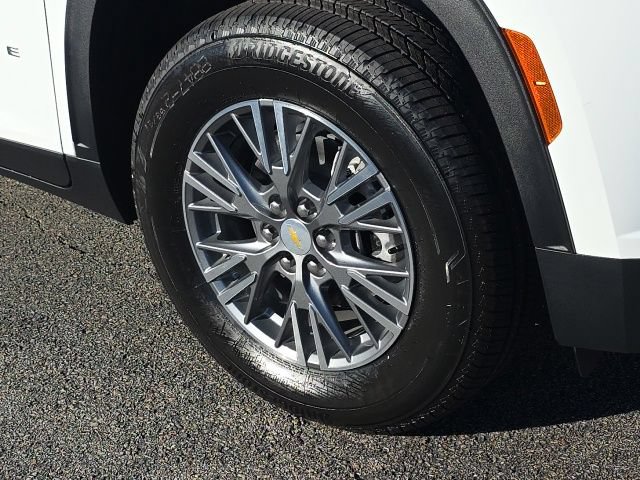 New 2027 Chevrolet Traverse LT w/ Driver Confidence Package FWD image 9