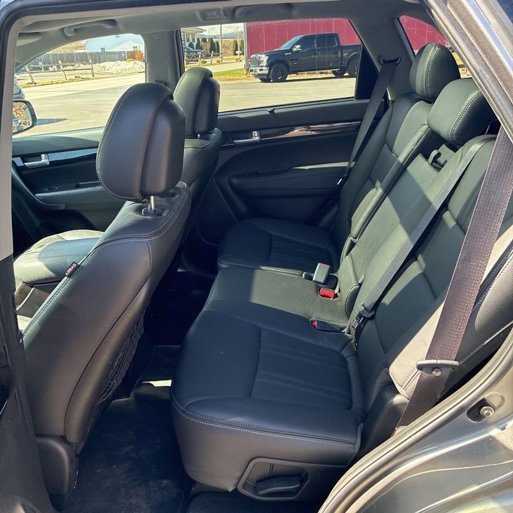Used 2015 Kia Sorento EX w/ EX V6 Touring Package image 17
