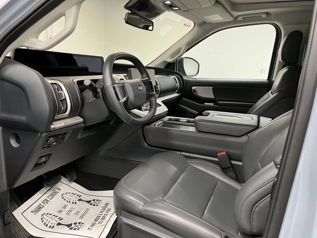 Used 2025 Ford Expedition Active AWD/4WD image 20