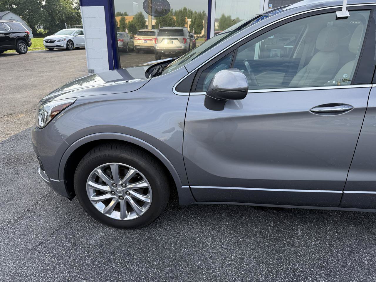 Used 2019 Buick Envision Essence AWD/4WD image 3
