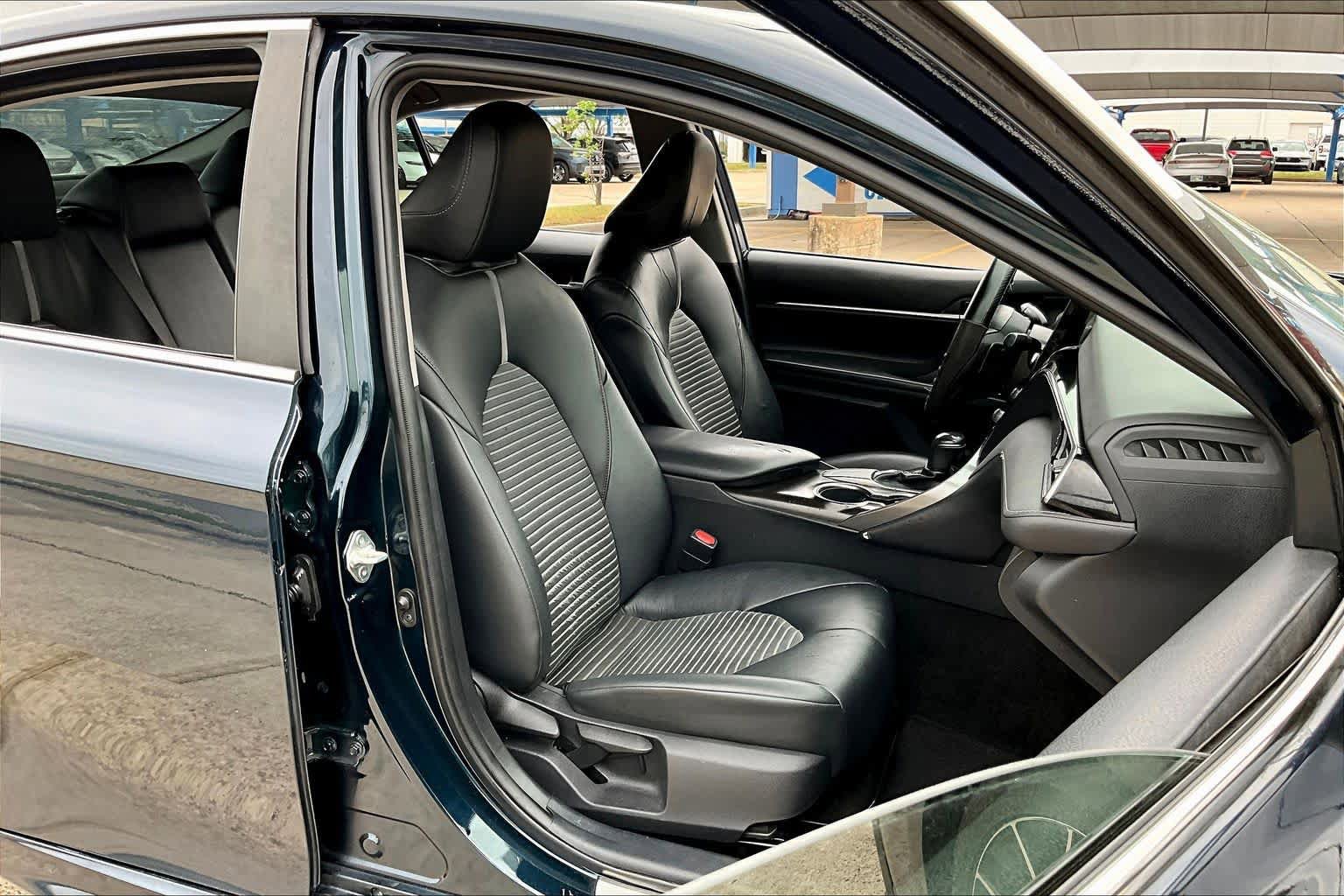 Used 2021 Toyota Camry SE FWD image 8