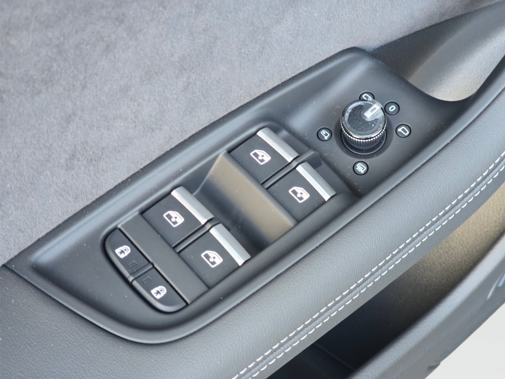 New 2026 Audi SQ8 Premium Plus AWD/4WD image 33