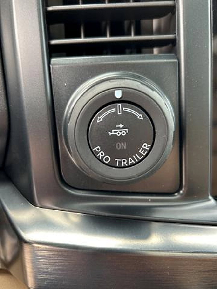 New 2024 Ford F250 Lariat w/ Lariat Ultimate Package image 25