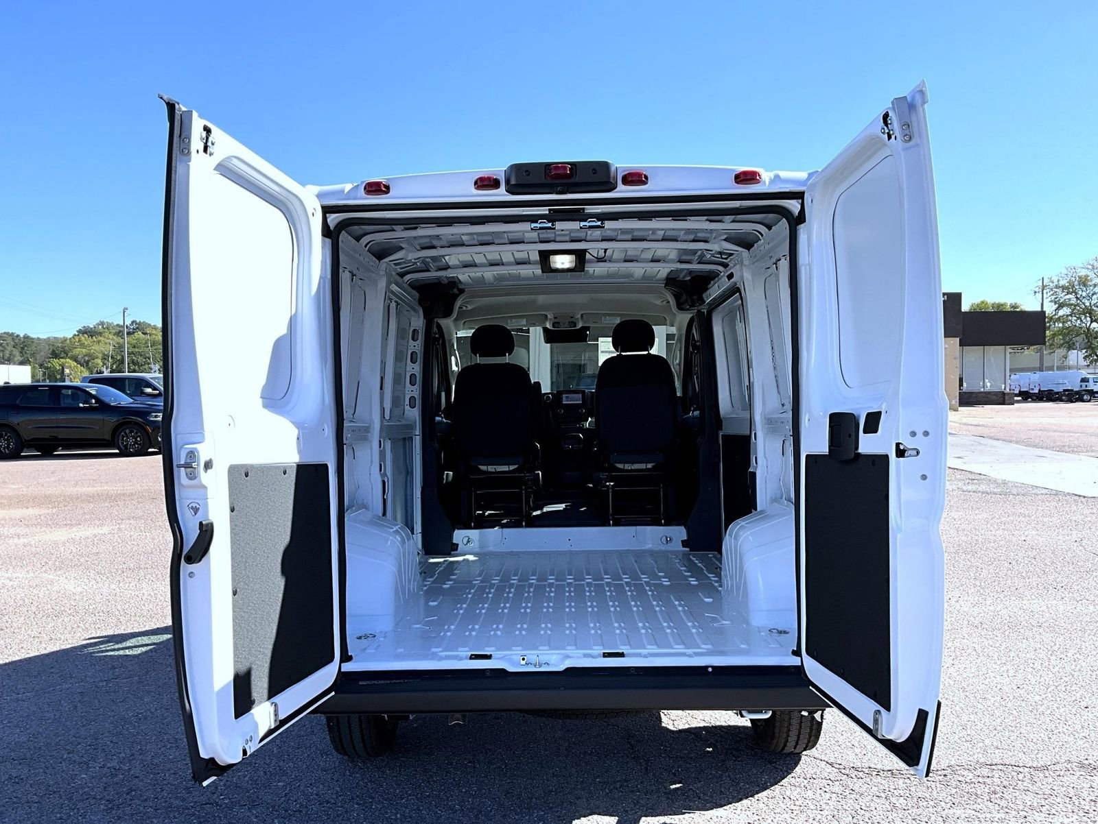 New 2026 RAM ProMaster 1500 w/ Convenience Group image 9