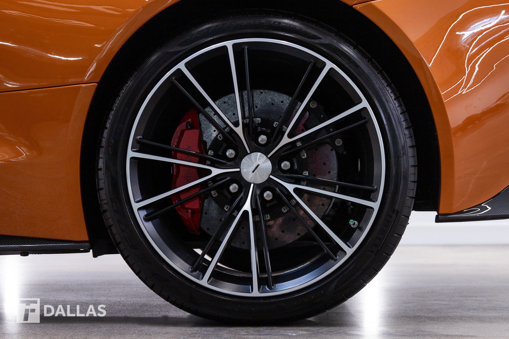 Used 2014 Aston Martin Vanquish Coupe RWD image 3