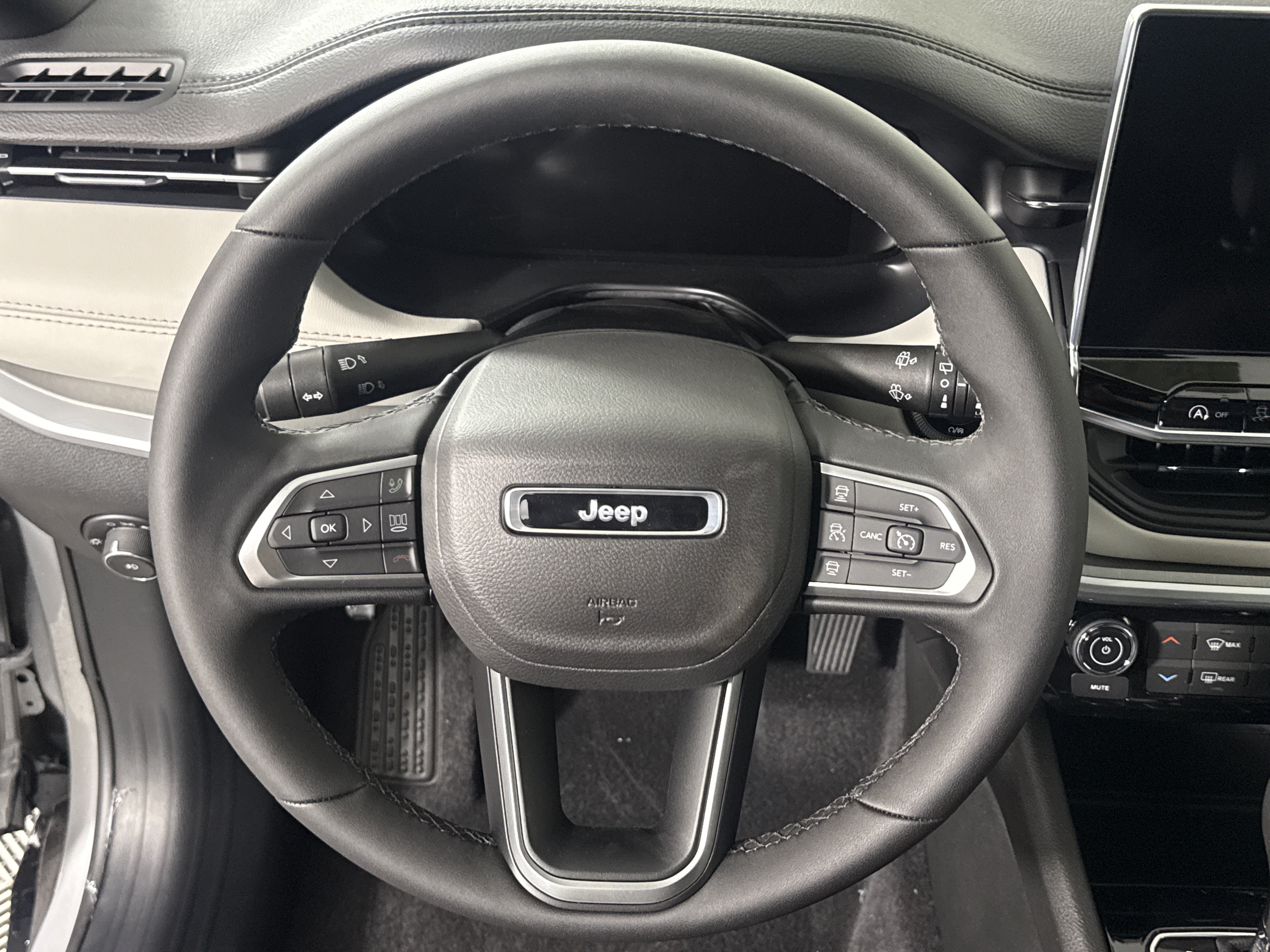New 2026 Jeep Compass Limited w/ Sun, Sound & Navigation Group AWD/4WD image 17