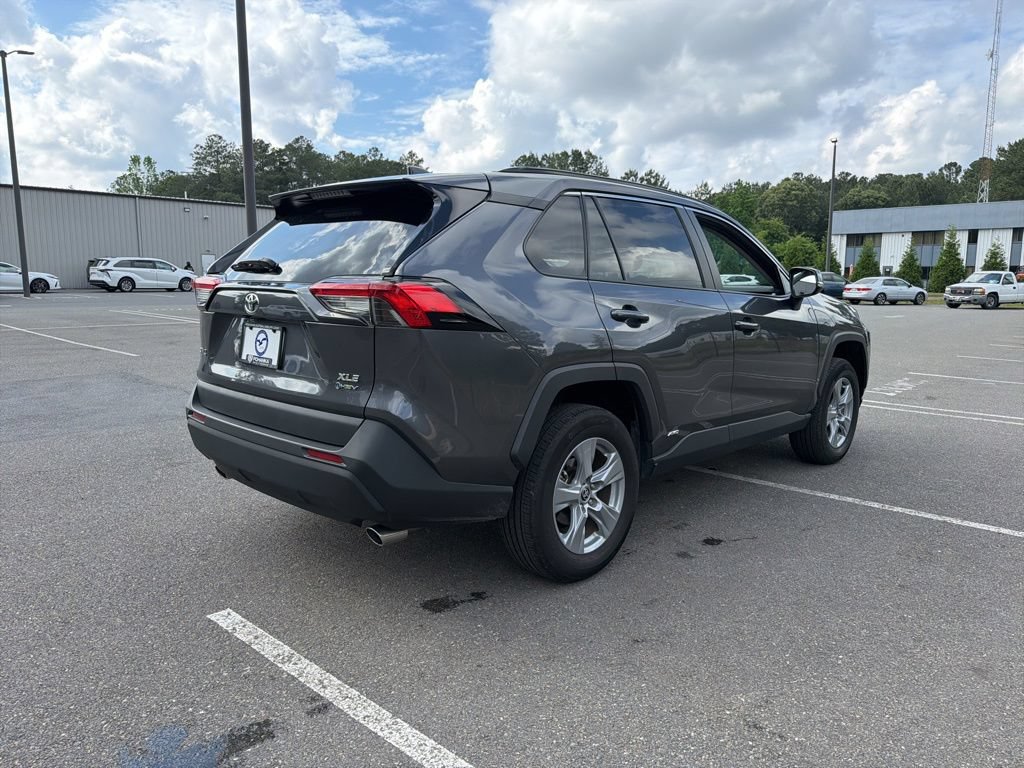 Used 2025 Toyota RAV4 XLE AWD/4WD image 8