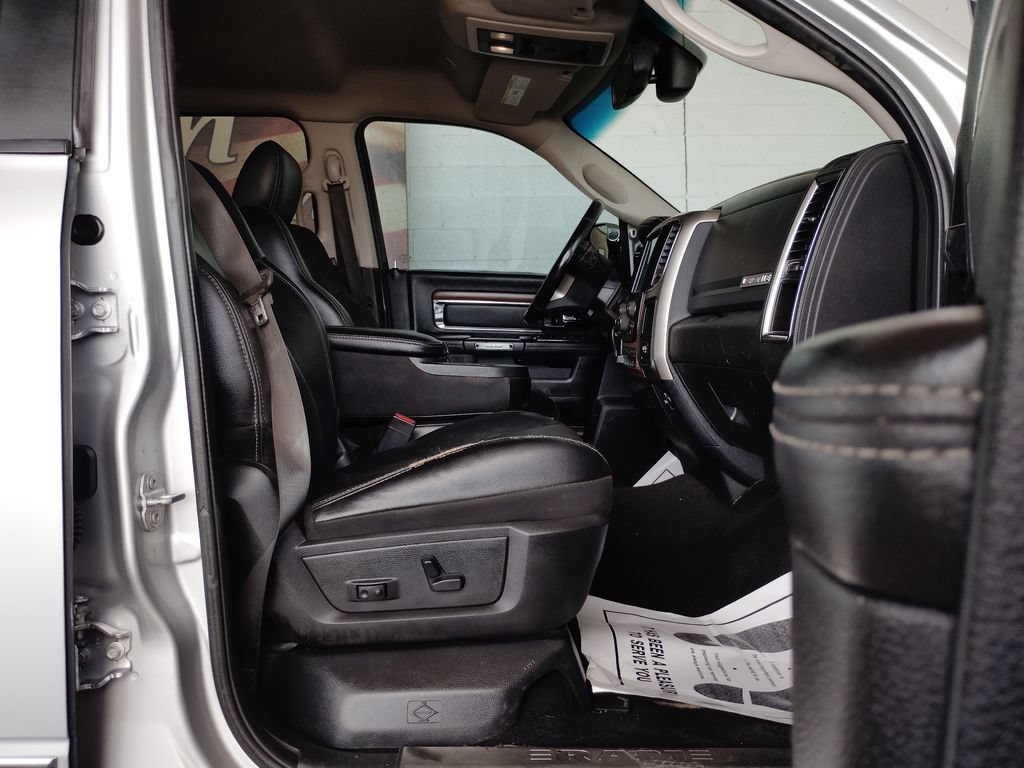 Used 2018 RAM 2500 Laramie w/ Convenience Group AWD/4WD image 14