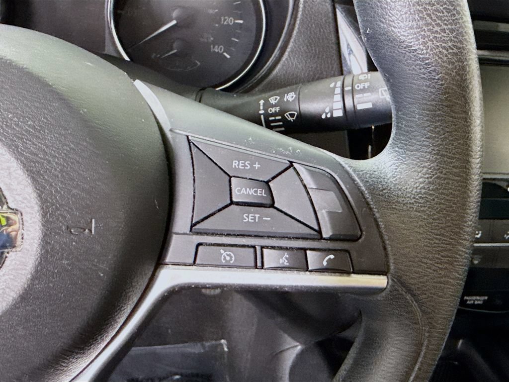 Used 2020 Nissan Rogue S FWD image 20