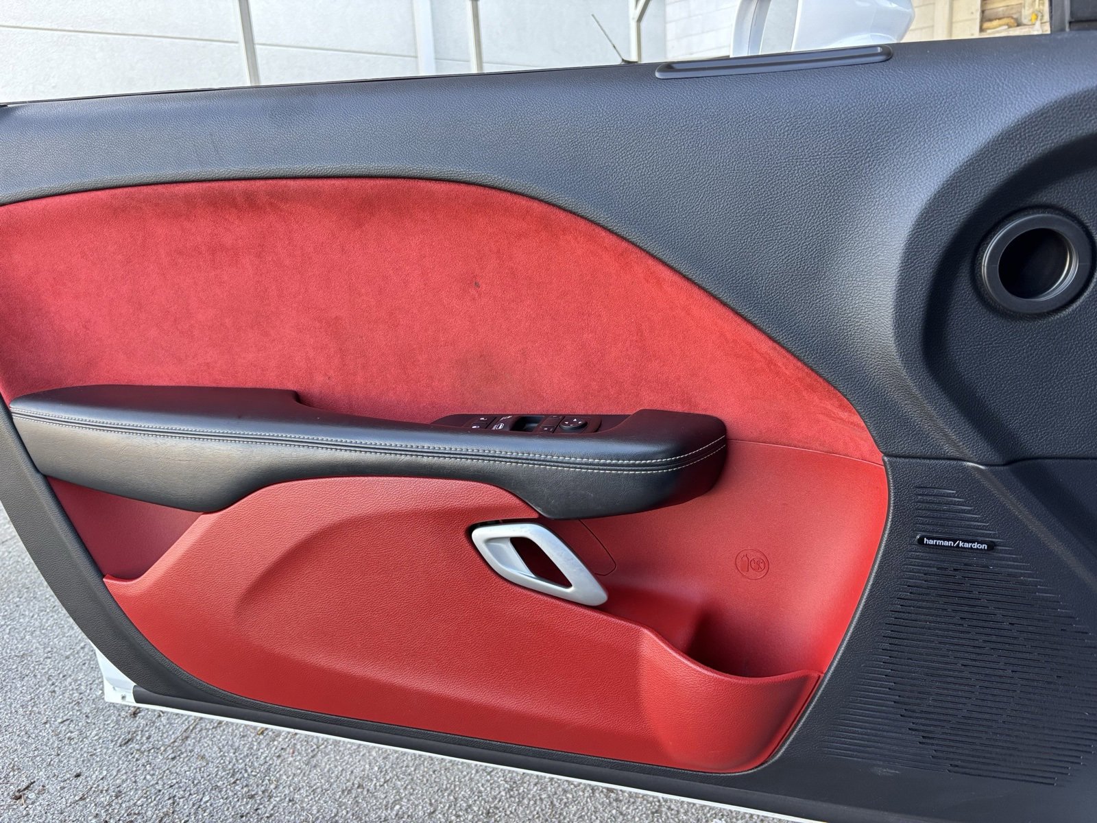 Used 2015 Dodge Challenger SRT image 16