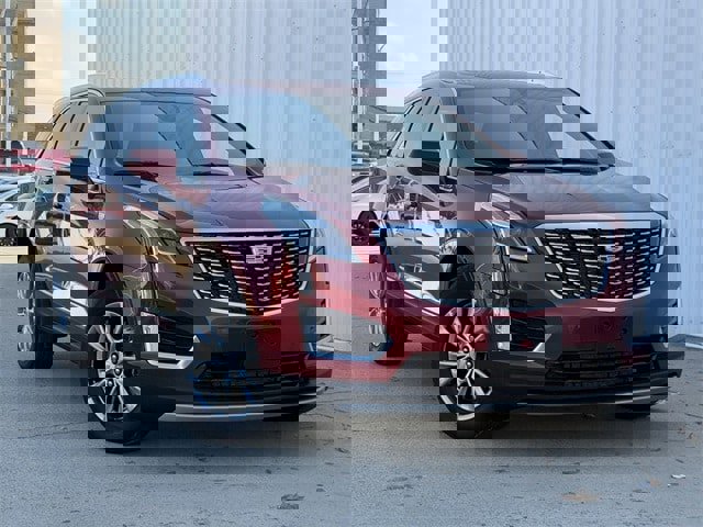 Used 2022 Cadillac XT5 Premium Luxury image 2