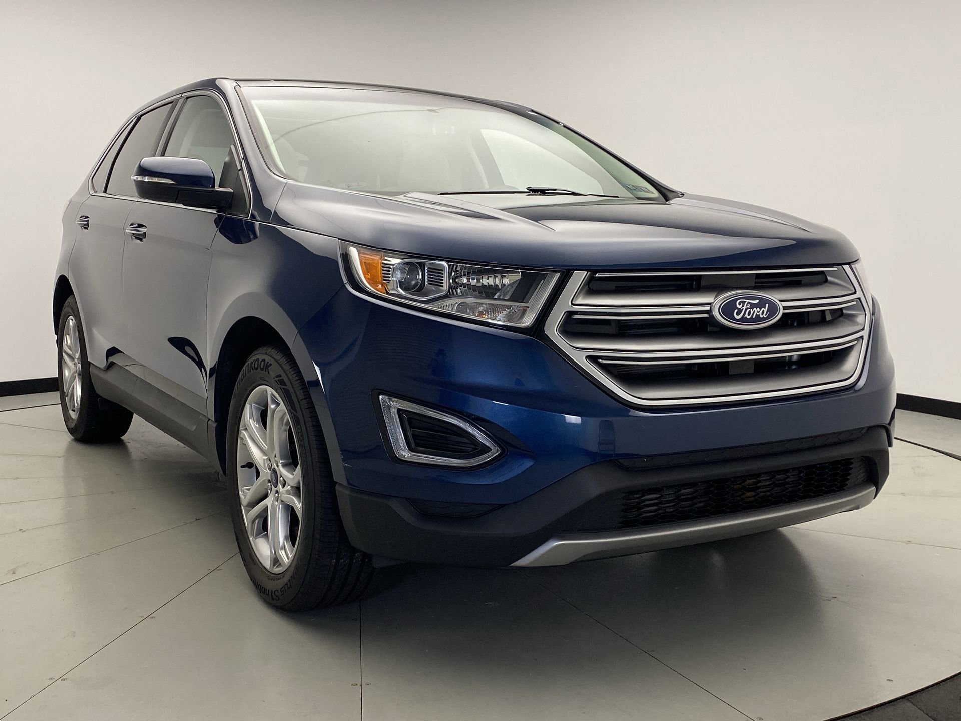 Used 2017 Ford Edge Titanium w/ Equipment Group 301A AWD/4WD image 7