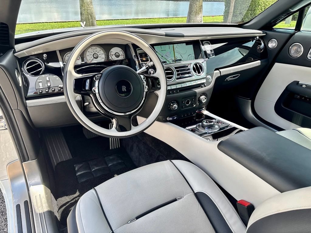 Used 2020 Rolls-Royce Wraith RWD image 17