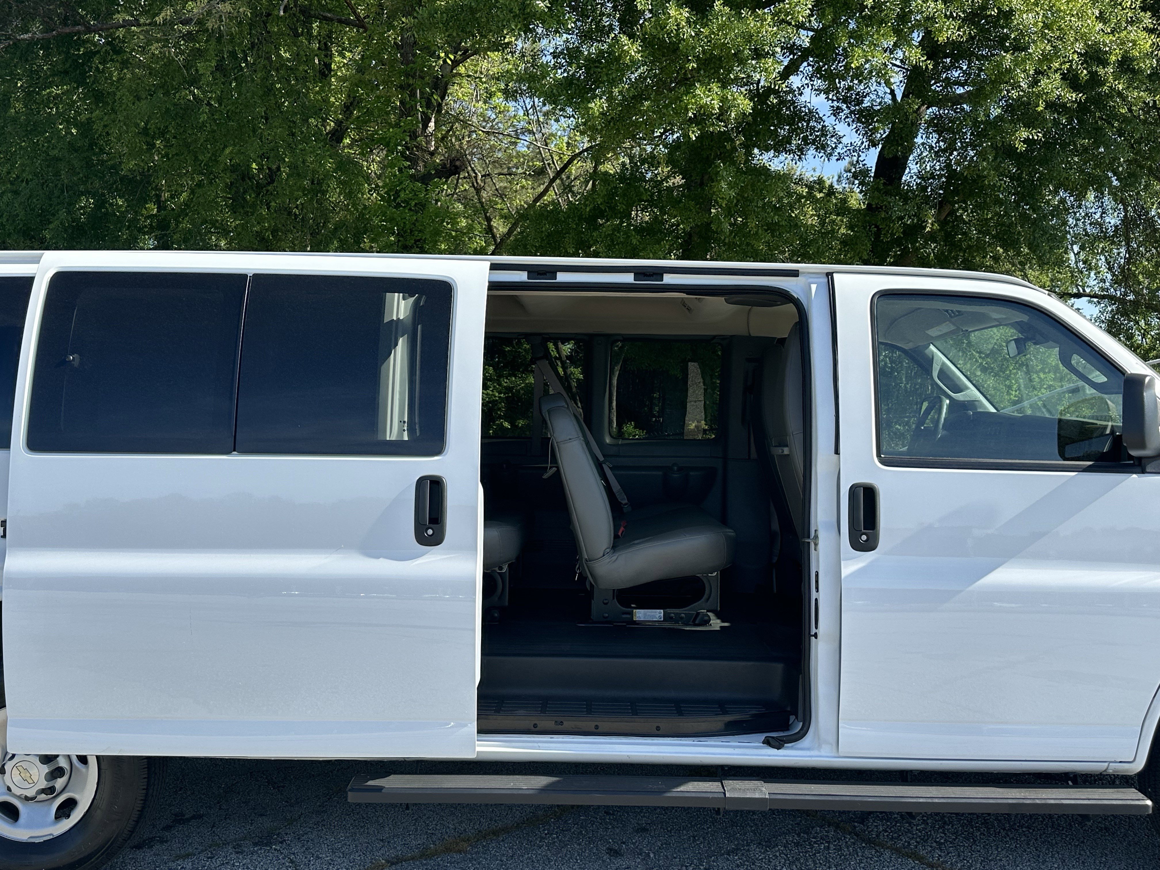 Used 2024 Chevrolet Express 3500 LS image 17