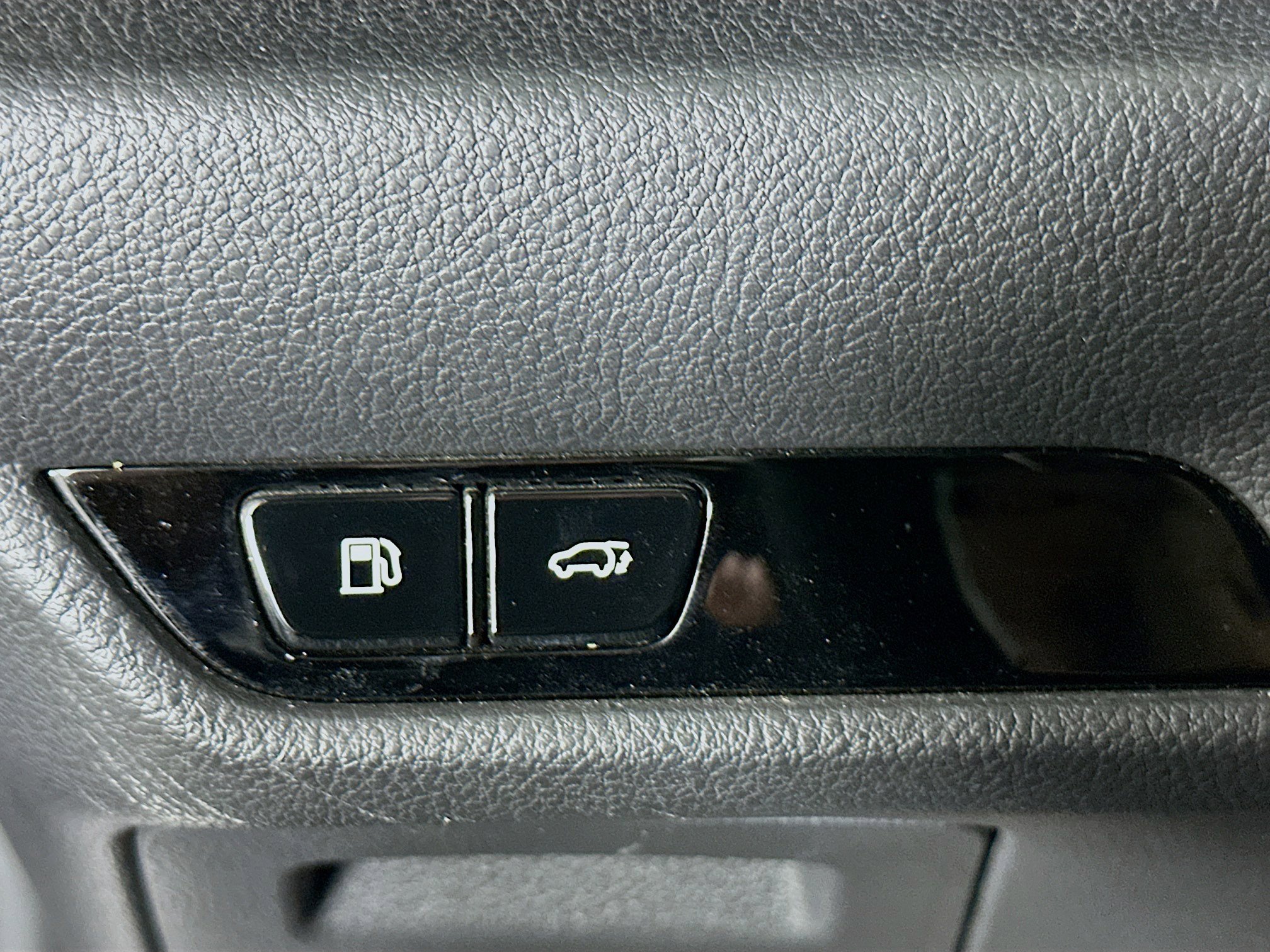 Used 2022 Lexus NX 350h AWD w/ Vision Package image 16