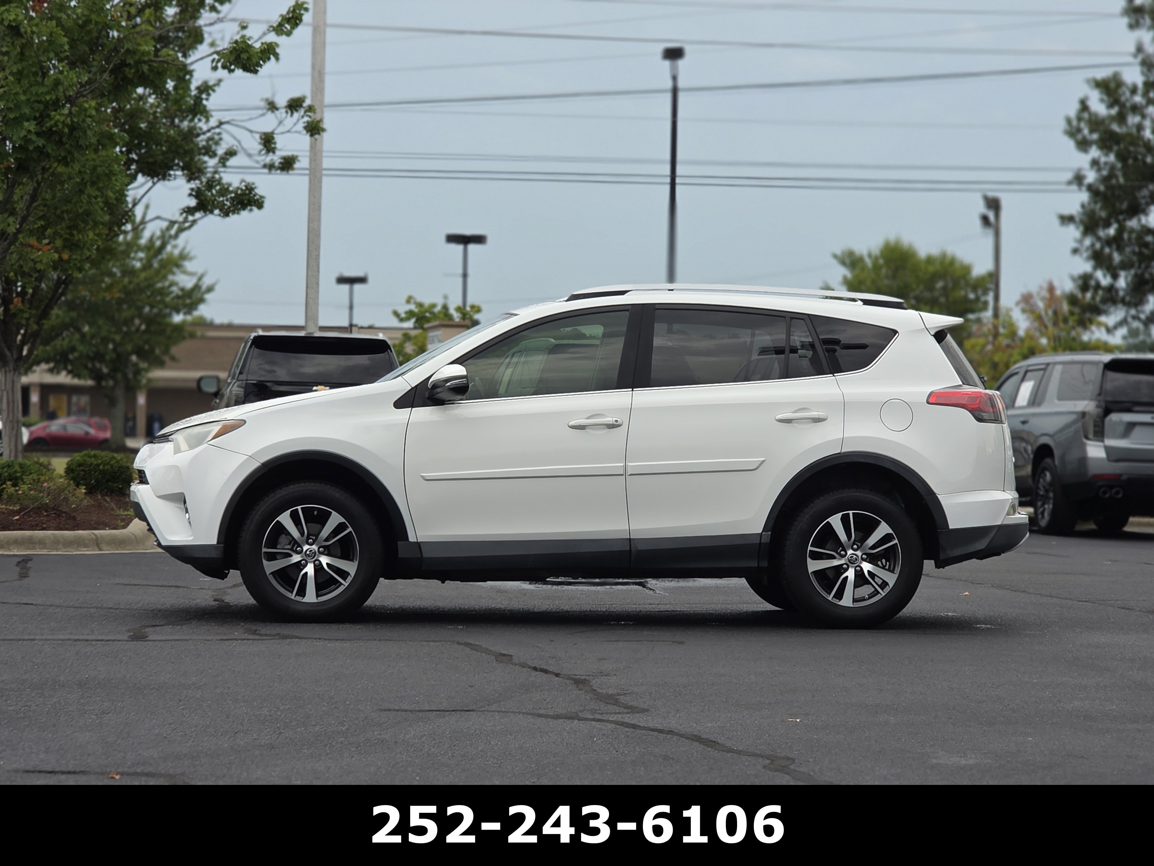 Used 2016 Toyota RAV4 XLE FWD image 4
